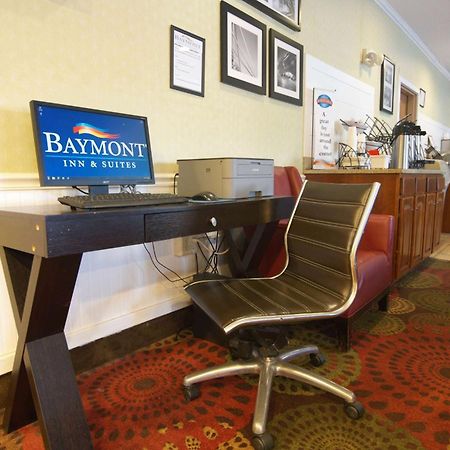 Baymont By Wyndham Portage Hotel Екстериор снимка