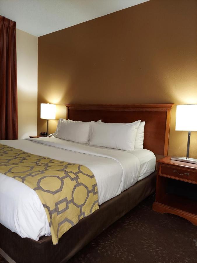 Baymont By Wyndham Portage Hotel Екстериор снимка