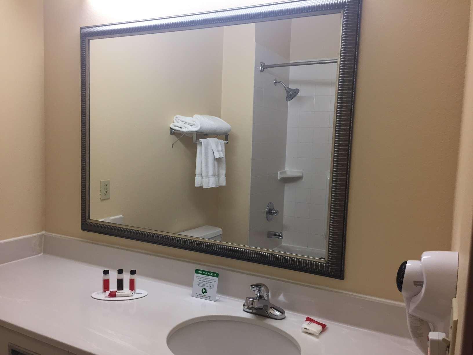 Baymont By Wyndham Portage Hotel Екстериор снимка