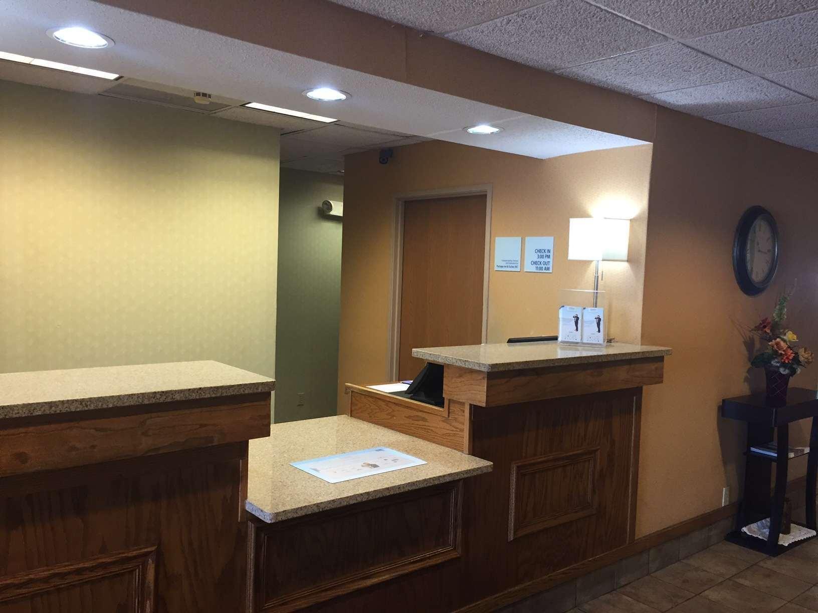 Baymont By Wyndham Portage Hotel Екстериор снимка