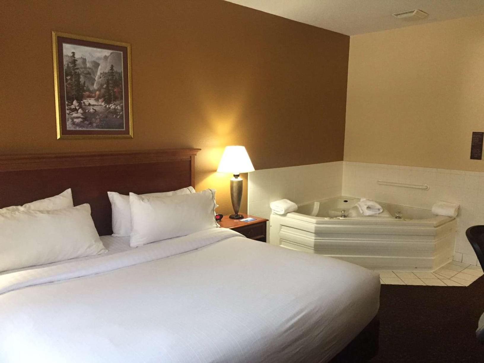Baymont By Wyndham Portage Hotel Екстериор снимка
