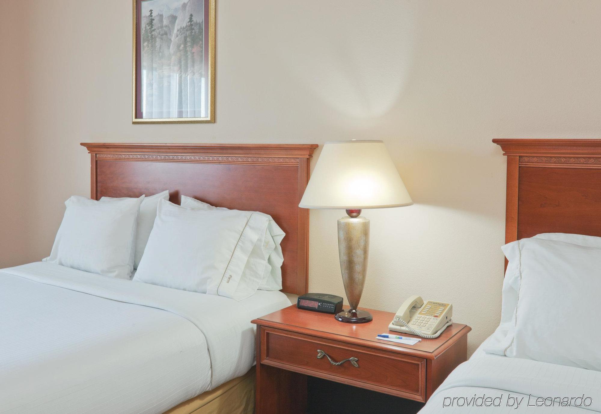 Baymont By Wyndham Portage Hotel Екстериор снимка