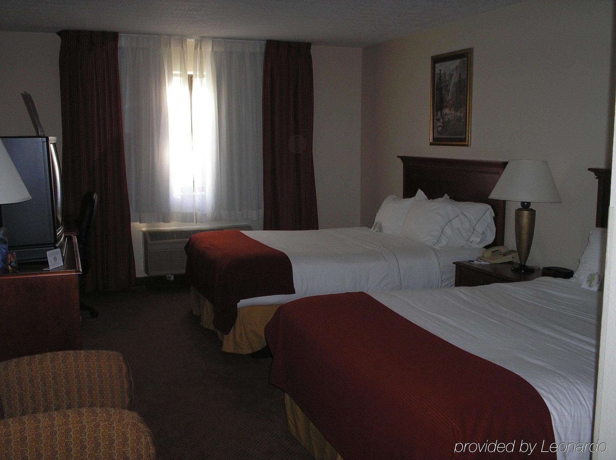 Baymont By Wyndham Portage Hotel Стая снимка