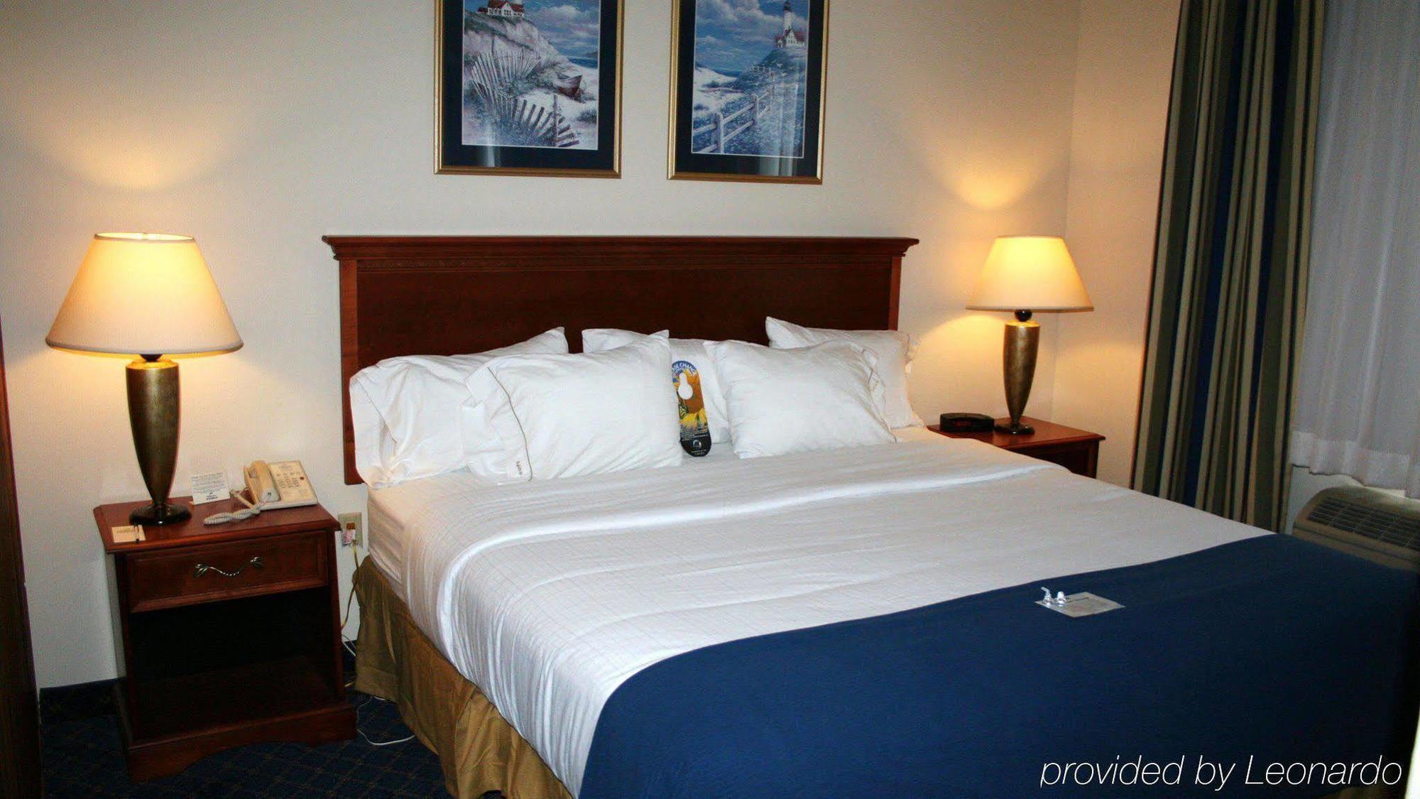 Baymont By Wyndham Portage Hotel Стая снимка