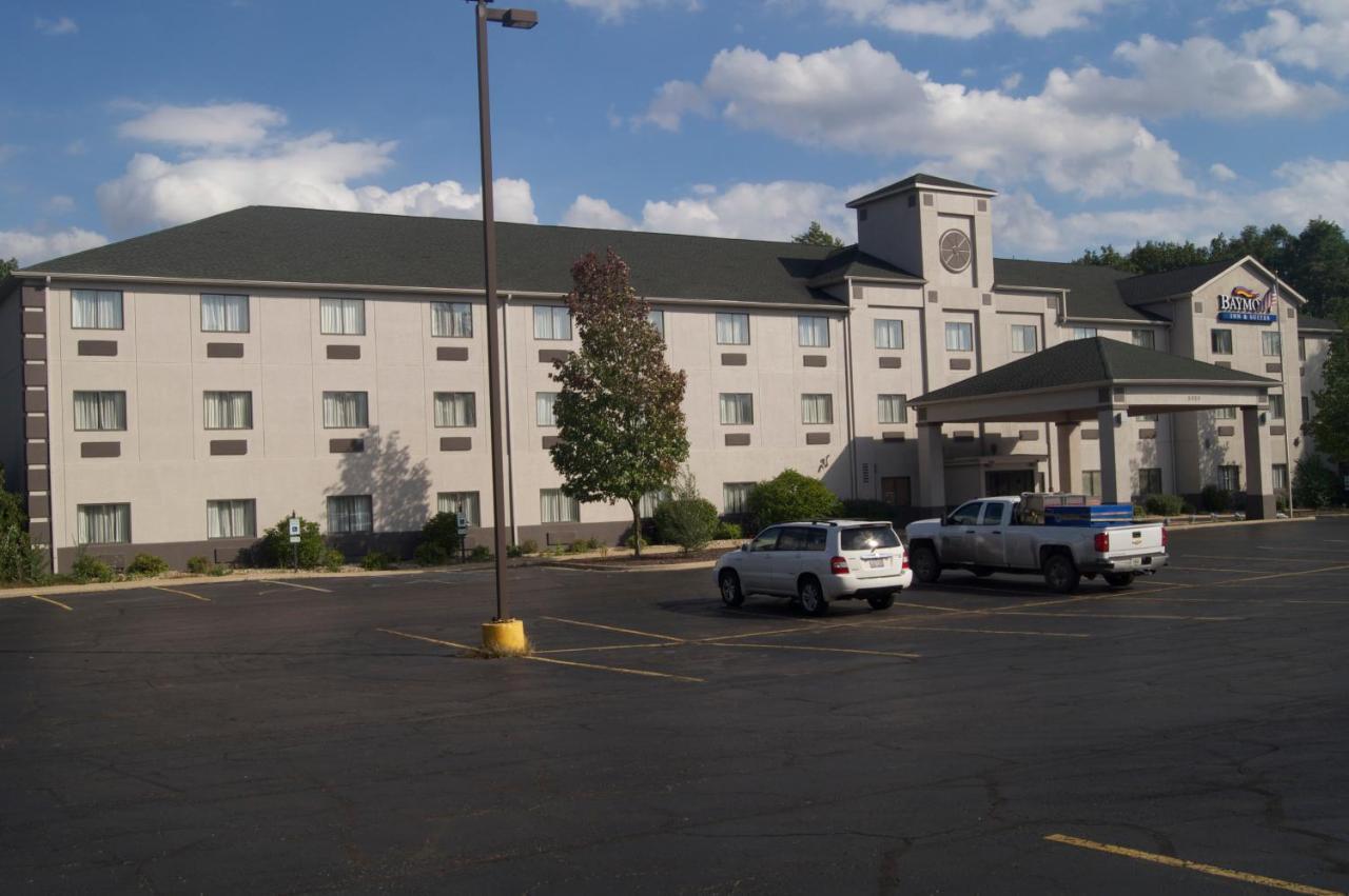 Baymont By Wyndham Portage Hotel Екстериор снимка