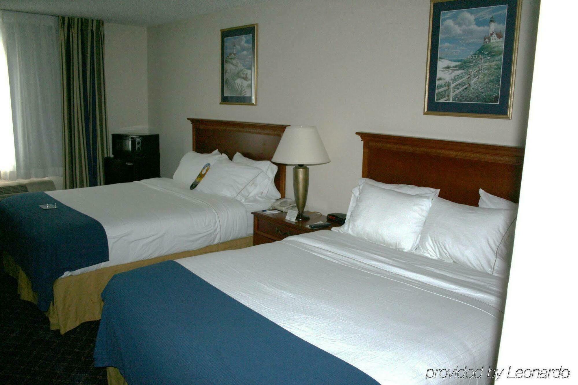 Baymont By Wyndham Portage Hotel Стая снимка